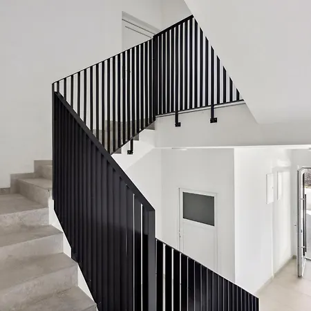 Kristal Lux Aparments With A Balcony アパート ロガシュカ・スラティナ