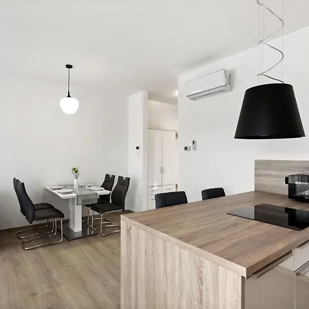 Kristal Lux Aparments With A Balcony