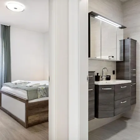 Apartment Kristal Lux Aparments With A Balcony