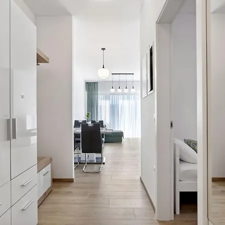 Kristal Lux Aparments With A Balcony *